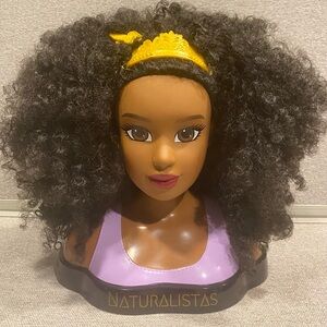 Naturalistas Styling Head with Curly Hair and Crown